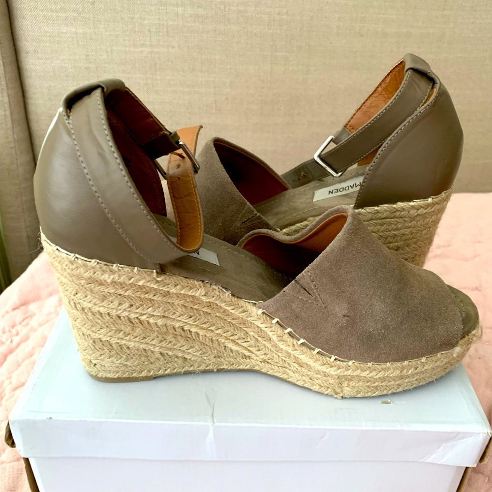 Steve Madden Jaylen in taupe suede. Size 10. Barely worn.